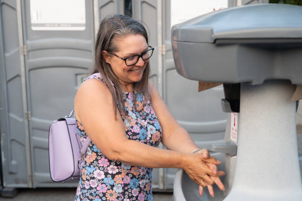 Best Portable restroom trailer rental  in Bayshore Gardens, FL
