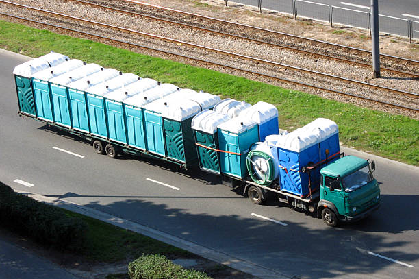 Portable Toilet Options We Offer in Bayshore Gardens, FL